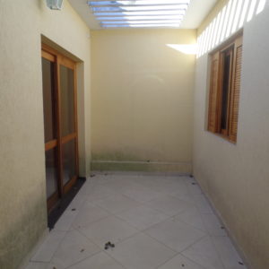 Casa Térrea 2 Dormitórios com 1 suíte 2 vagas cobertas e 2 descobertas - Guacuri (205) - Image 6
