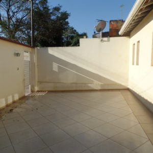 Casa Térrea 2 Dormitórios com 1 suíte 2 vagas cobertas e 2 descobertas - Guacuri (205) - Image 18