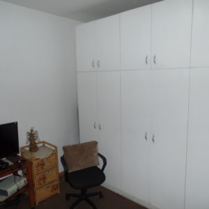 Casa térrea 2 dormitórios, nos fundos mais 2 casas - Vila Élida (207) - Image 3