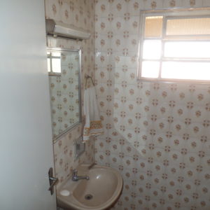 Casa térrea 2 dormitórios, nos fundos mais 2 casas - Vila Élida (207) - Image 11