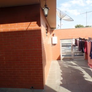 Casa térrea 2 dormitórios, nos fundos mais 2 casas - Vila Élida (207) - Image 14
