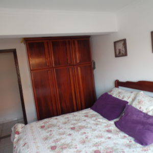 Casa térrea 2 dormitórios, nos fundos mais 2 casas - Vila Élida (207) - Image 15