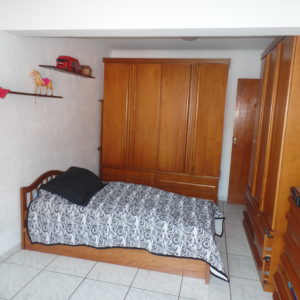 Casa térrea 2 dormitórios, nos fundos mais 2 casas - Vila Élida (207) - Image 16